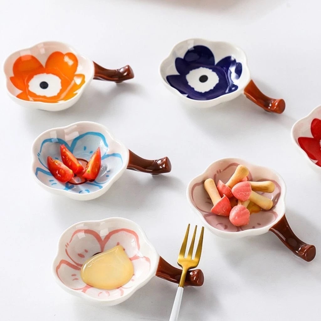 CHÉN ĐỰNG NƯỚC CHẤM GIA VỊ BÔNG HOA CÓ QUAI CẦM (2)