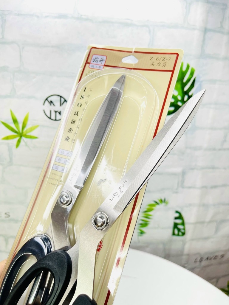 KÉO CẮT GIẤY Z6 ĐÓNG VỈ LOẠI 1 (2)