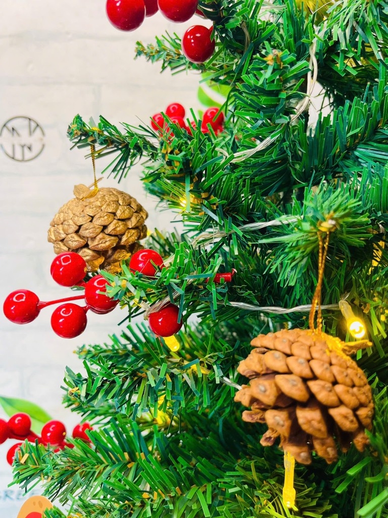 Cây Thông Noel 60cm Kèm Phụ Kiện Đèn Led Mẫu Mới (14)