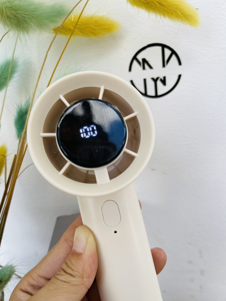 QUẠT CẦM TAY CÓ HIỂN THỊ % PIN CÓ KÈM GIÁ ĐỠ (6) '