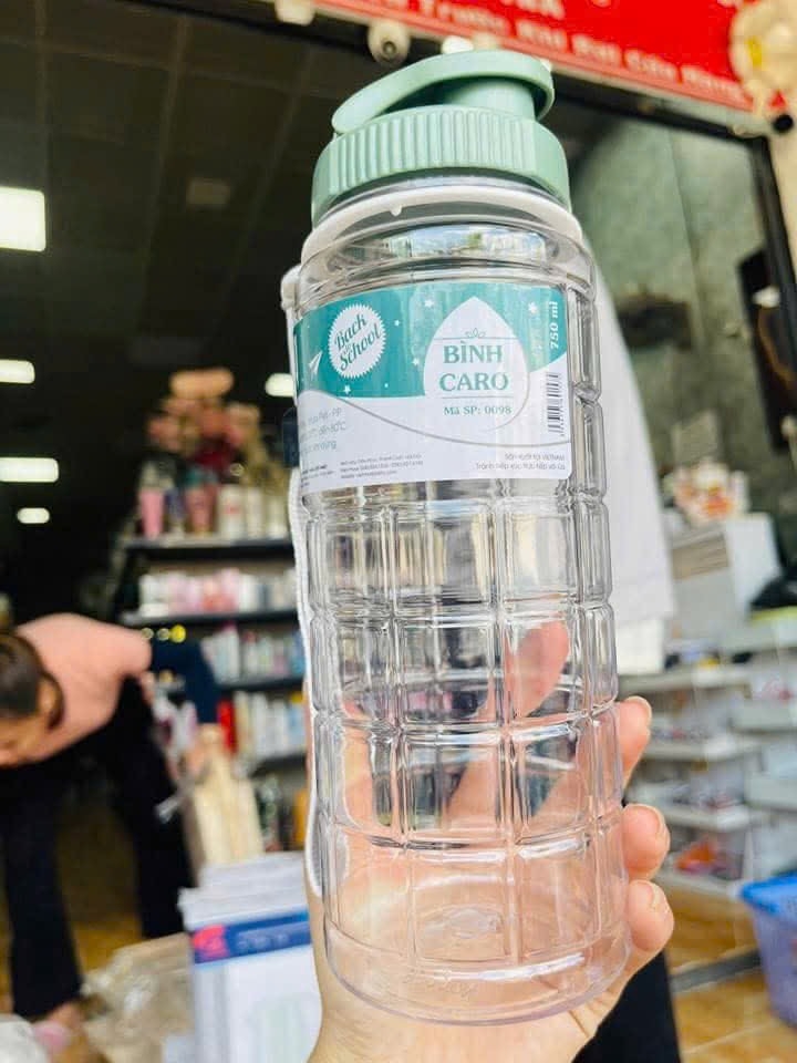 Bình Đựng Nước Caro Việt Nhật 750ml (2) '