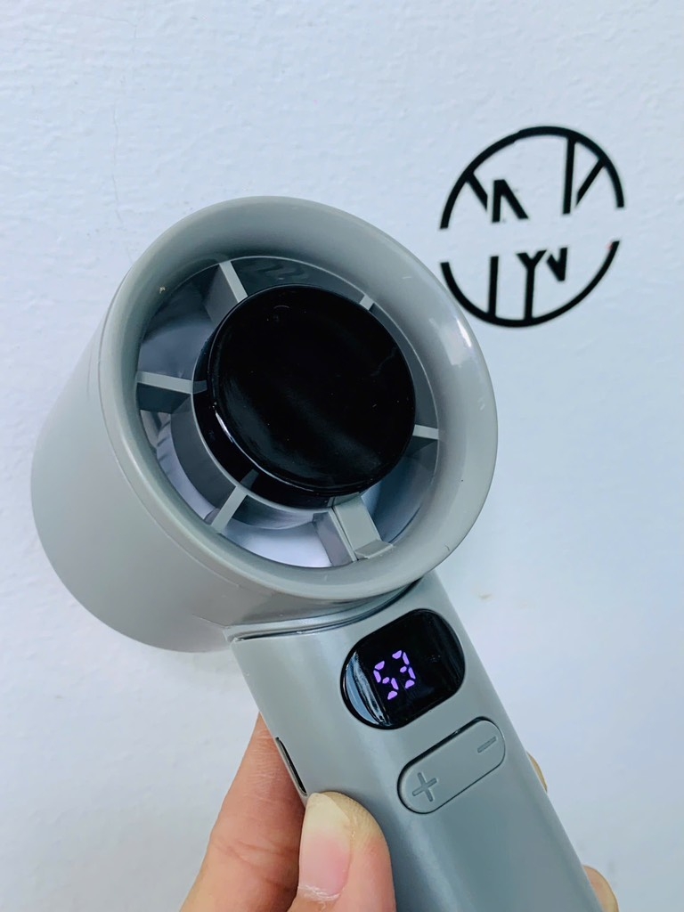 Quạt Tích Điện Cầm Tay M11 Có Led Hiển Thị % CẤP TỐC (10)