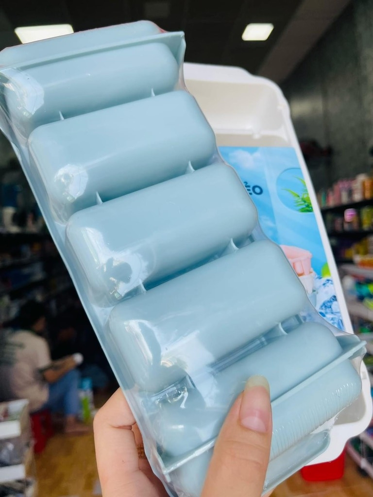 Vỉ Làm Đá Viên Lớn 5 Viên Dẻo Hàng Việt Nhật (1)