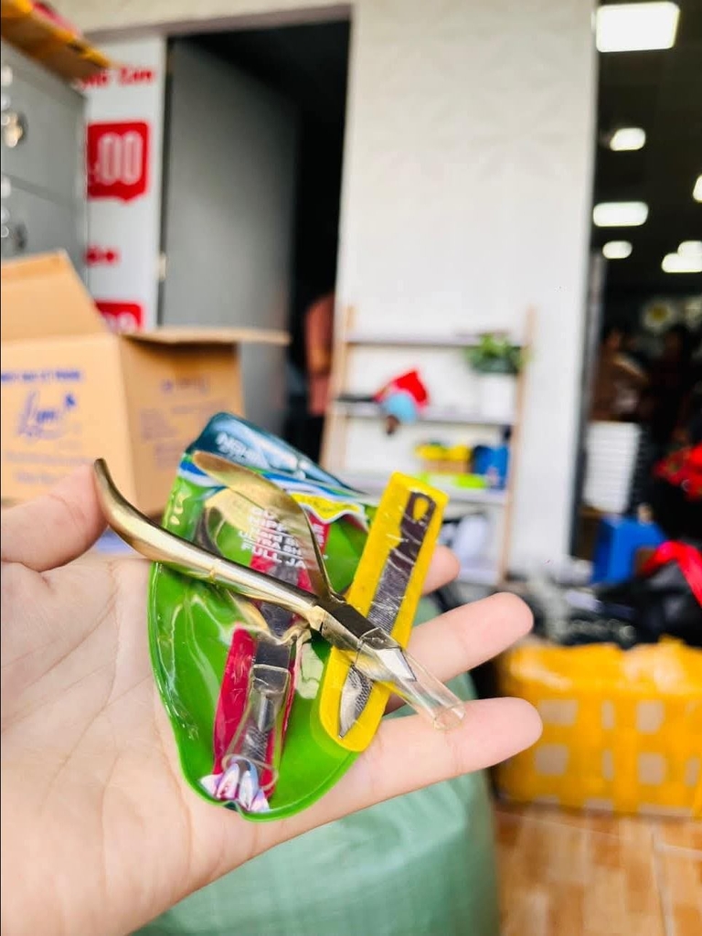 Kềm Nghĩa Vàng Kèm Dũa (6)