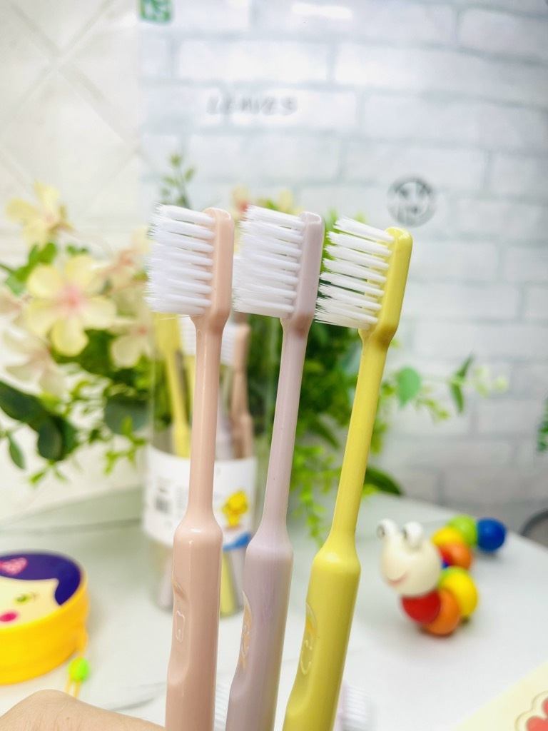 Hộp 10 bàn chải đánh răng cho bé Nội Địa (2)