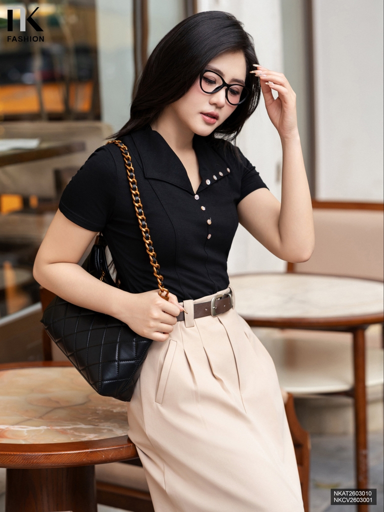 Áo thun cổ vạt V trẻ trung, mát mẻ NKAT2603010