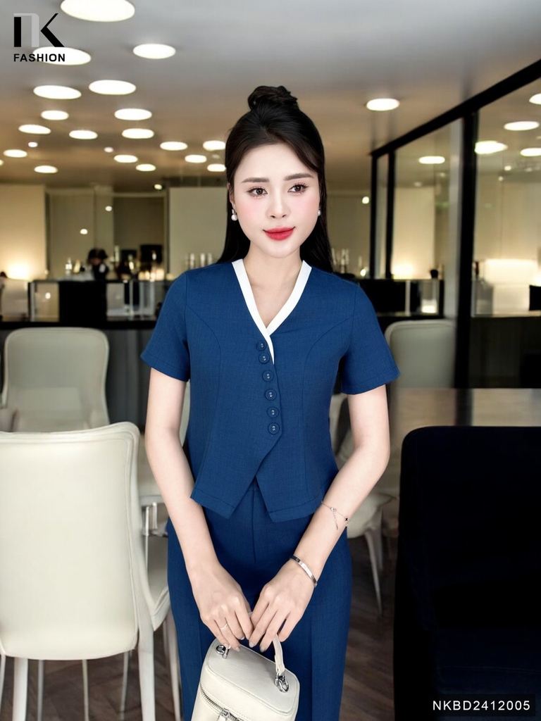 Bộ Đồ Quần Ống Đứng Và Áo Vạt Chéo Phối Cúc Bọc Thanh Lịch NKBD2412005 ( Ko kèm PK )
