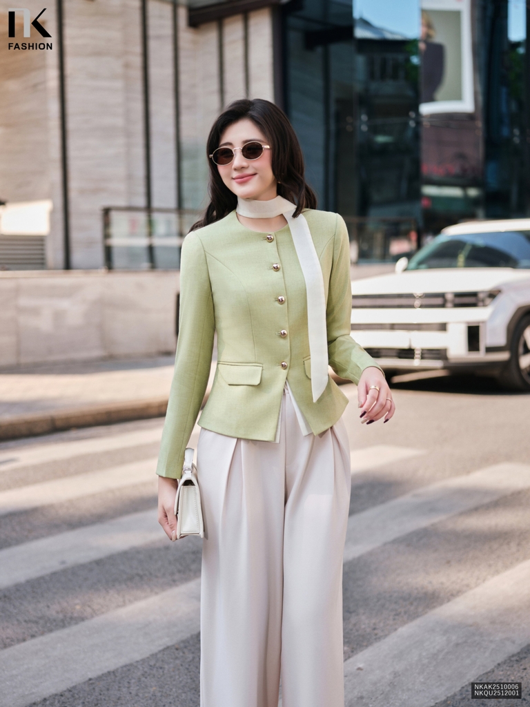 Áo khoác phối gấu nơ rời nhẹ nhàng, kiêu sa mà sang NKAK2510006