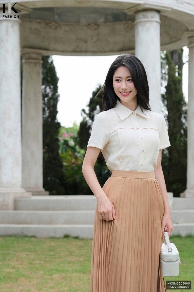 Sơ mi Linen cổ đức diễu dọc ngang mềm mịn, mướt, dễ mặc NKSM2505005