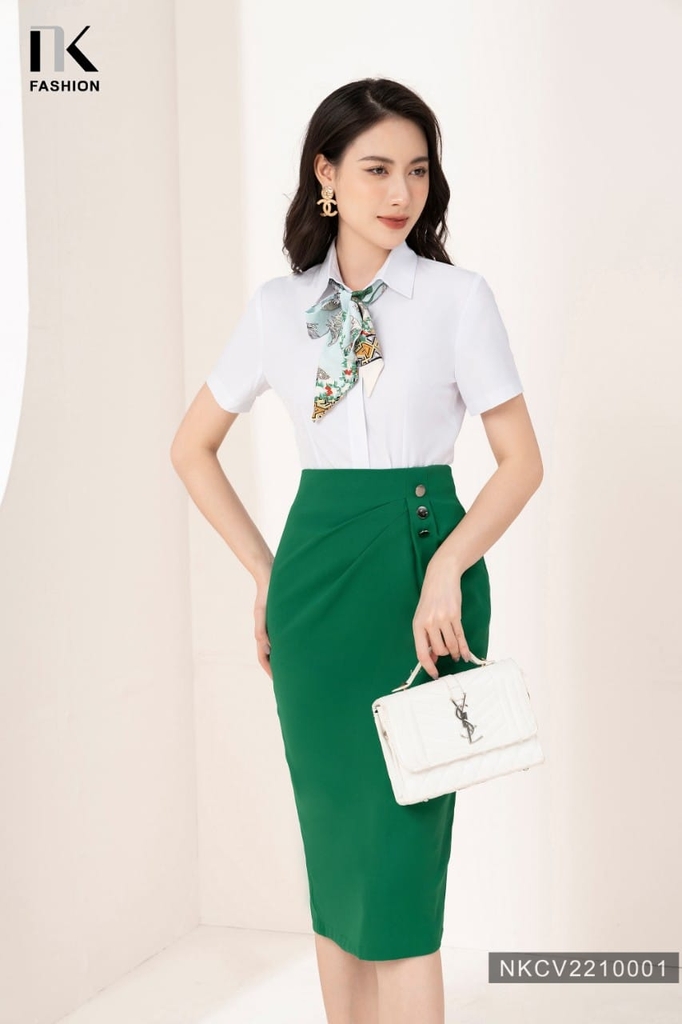 Chân Váy Bút Chì 3 Cúc Đồng  NKCV2210001