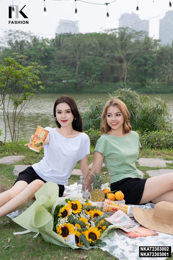Thun Cổ Thuyền Vai Chờm Xếp Gấu NK - Fashion NKAT2303002