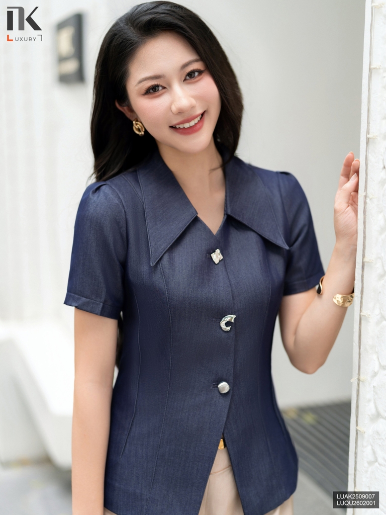 Kí giả demin 3 cúc lá cổ mềm mại mà sang LUAK2509007