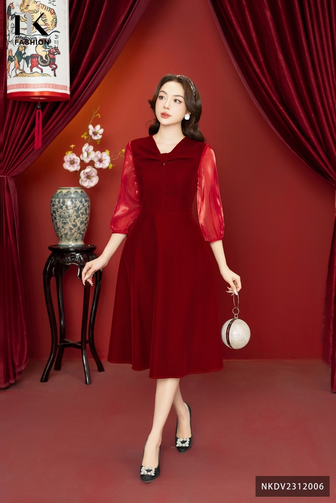 Đầm Nhung Xếp Nơ Ngực Độc Đáo, Lạ Mắt NKDV2312006