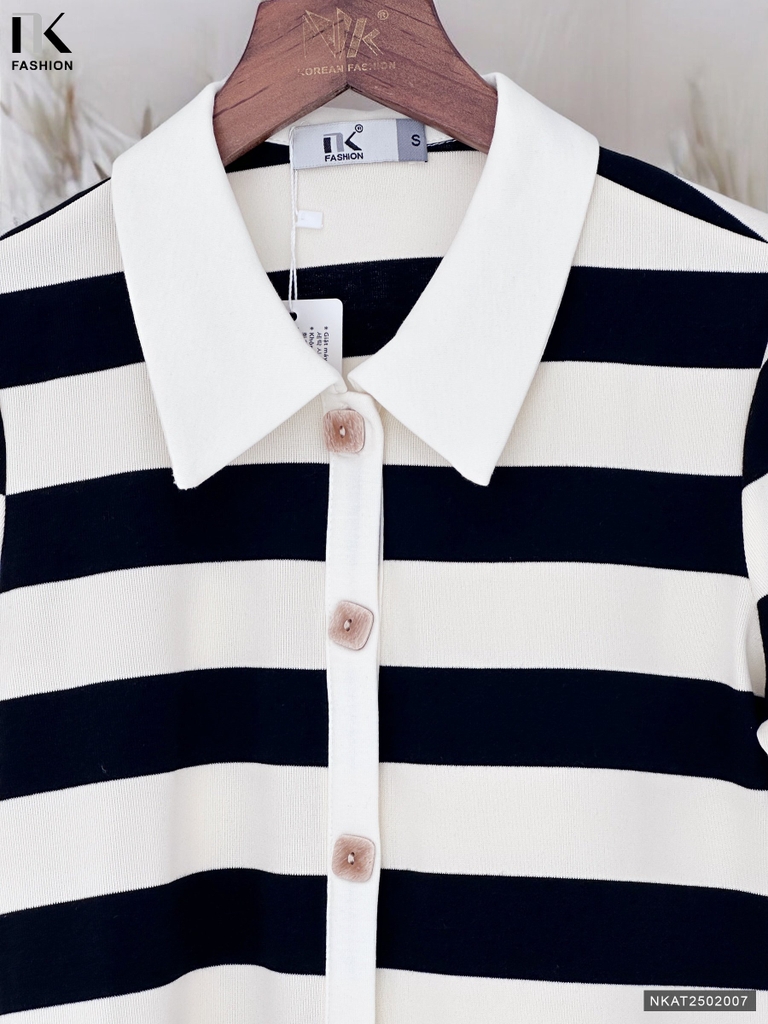 Áo thun kẻ to cúc nẹp kiểu dáng mới, trẻ trung, năng động NKAT2502007