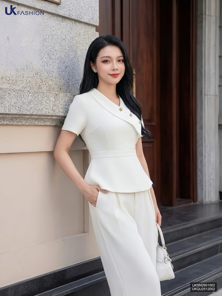 Sơ mi peplum cổ vát lệch kiểu dáng mới lạ UKSM2601002