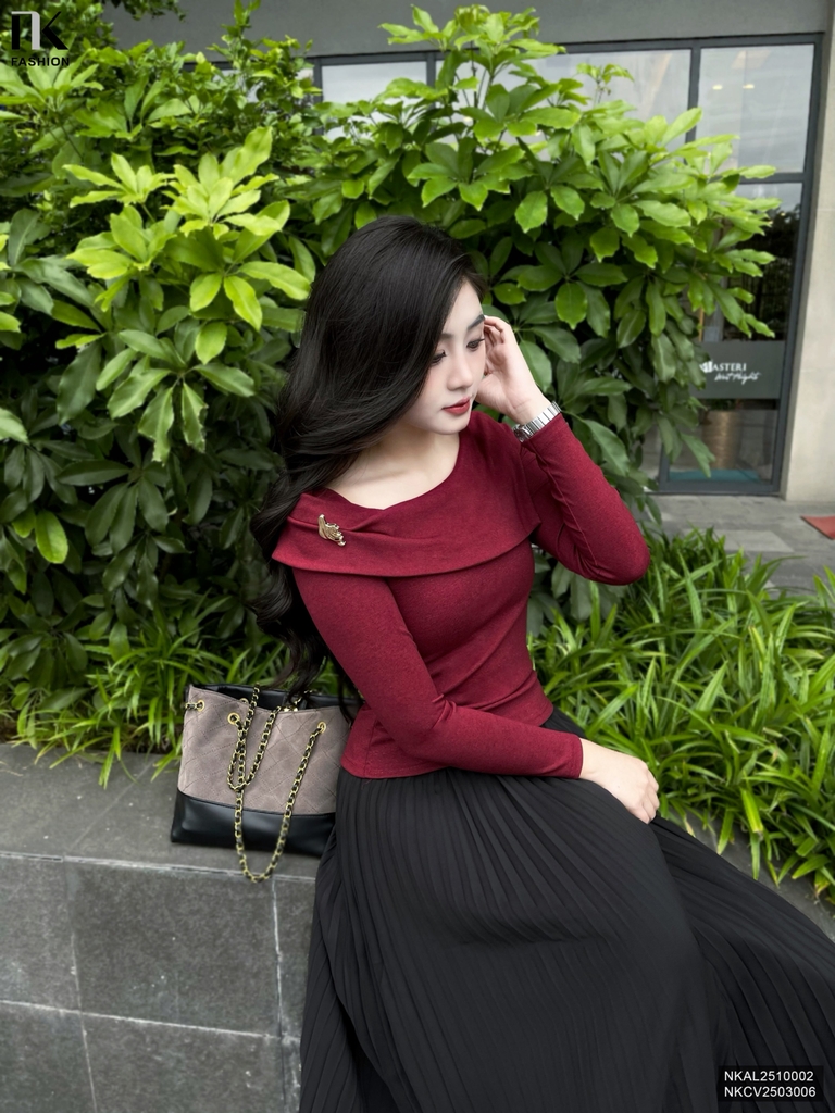 Áo len tiệc cổ chéo sang xịn, dễ mặc mọi dịp NKAL2510002