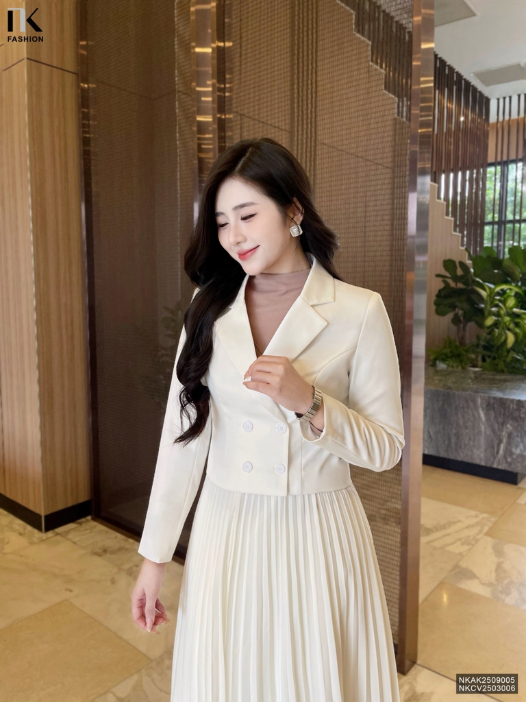 Vest 2 lớp 4 cúc croptop thanh lịch, gọn gàng NKAK2509005