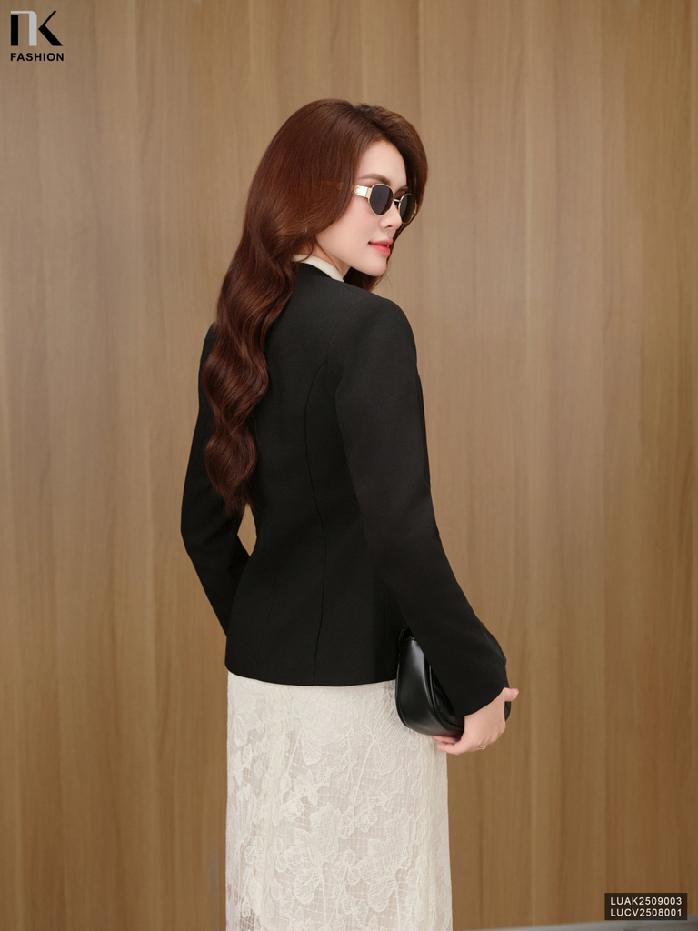 Vest cổ leo cúc đơn thanh lịch, duyên dáng LUAK2509003