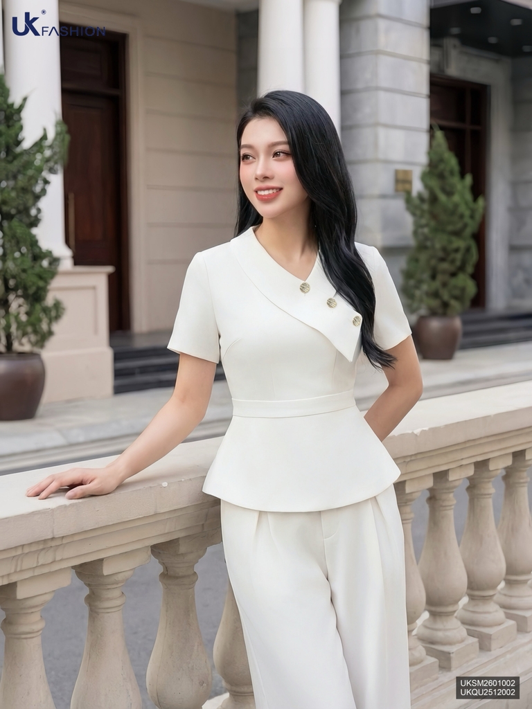 Sơ mi peplum cổ vát lệch kiểu dáng mới lạ UKSM2601002