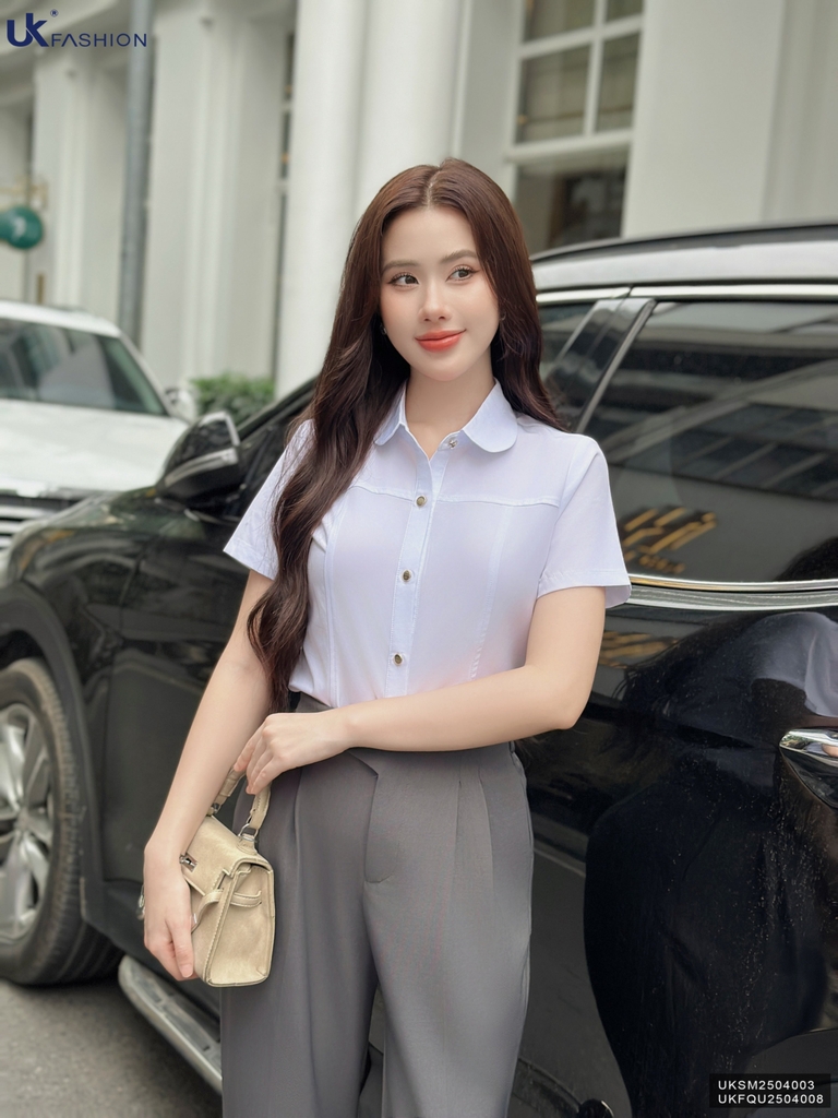 Sơ mi cổ sen can diễu kiểu dáng mới, cơ bản mà vẫn sang UKSM2504003