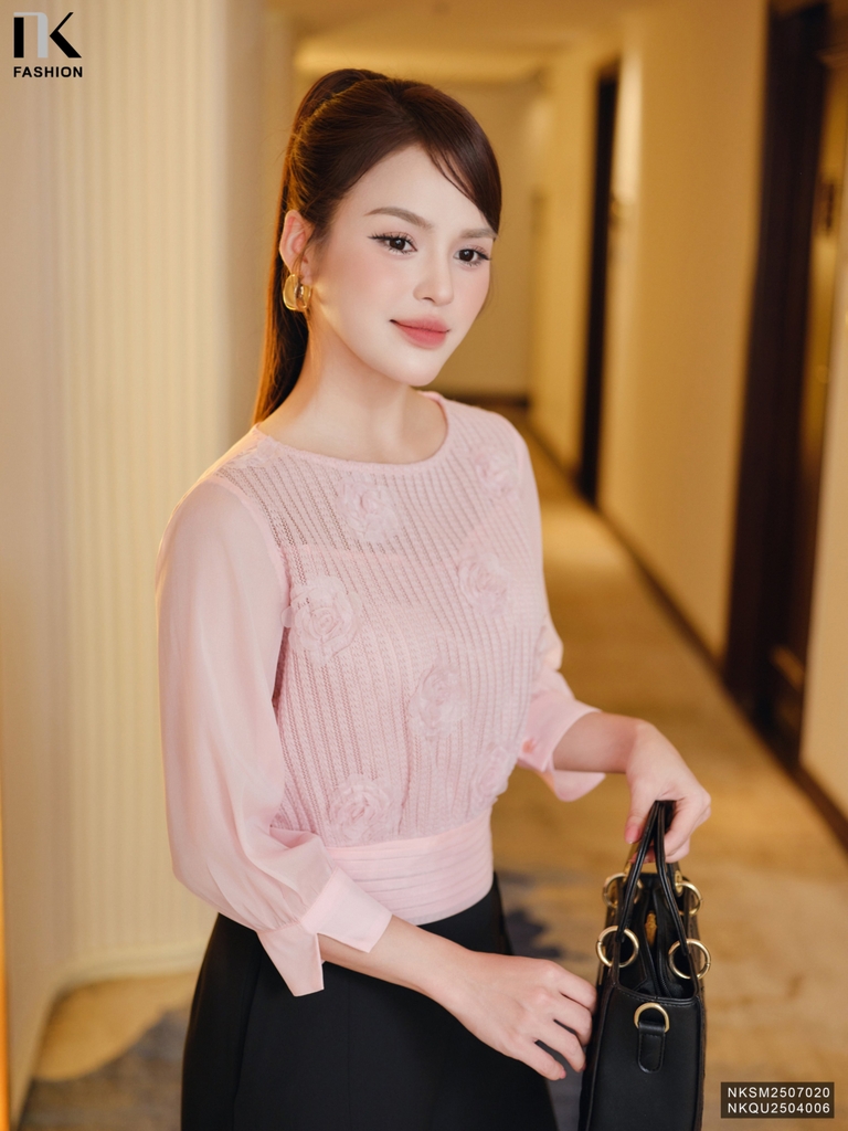 Sơ mi ren hoa hồng phối đẹp lạ, hợp thu NKSM2507020