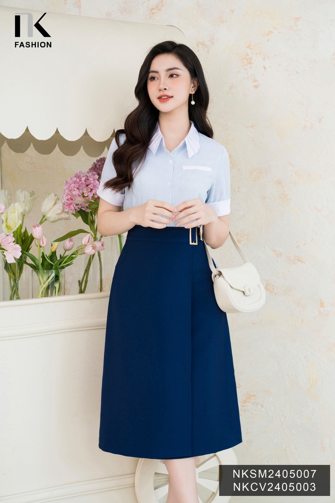 Áo Sơ Mi Kẻ Cổ Xếp NK Công Sở Nữ Thanh Lịch Vải Mềm Mịn NKSM2405007