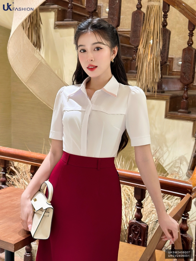 Sơ mi ngắn tay diễu ngực phối lá cổ xinh xắn, dễ mặc UKSM2408007