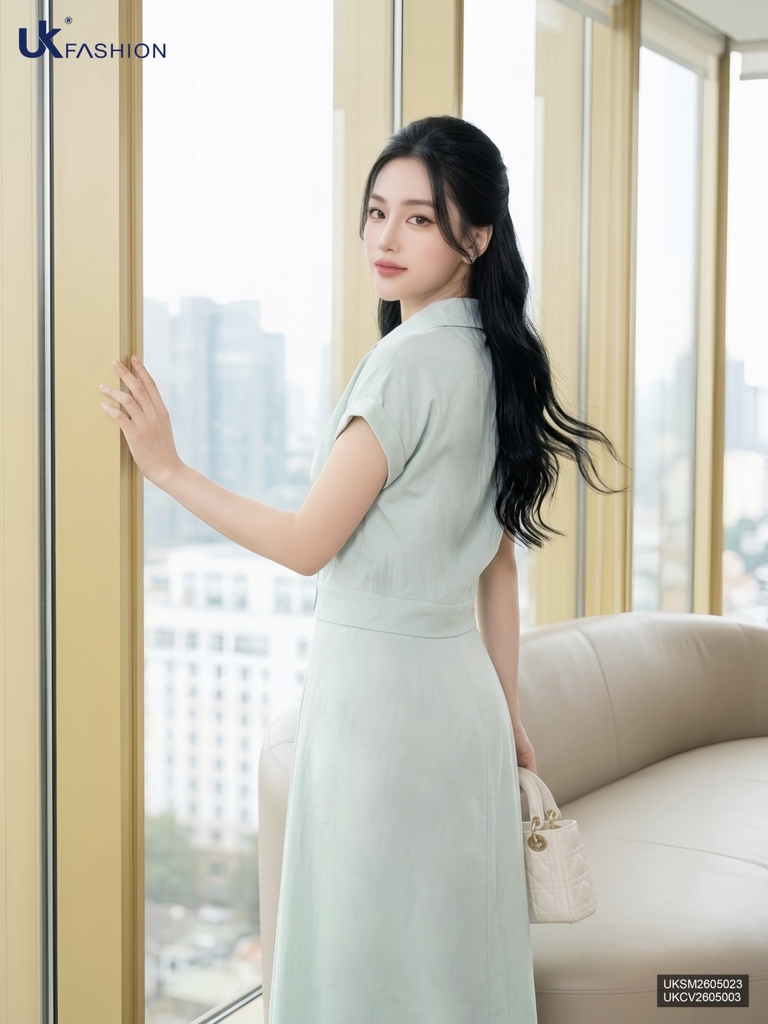 Sơ mi cổ đức tròn bo gấu trẻ, mềm mịn, nhẹ nhàng UKSM2605023 ( Không kèm chân váy + PK )