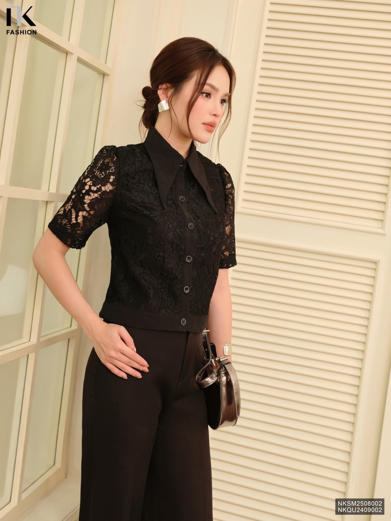 Sơ mi ren croptop phối gấu nẹp cổ xinh xắn, điệu NKSM2508002
