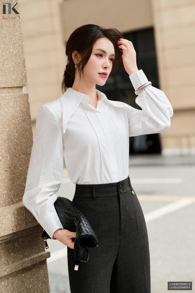 Sơ mi cổ đức Fashion kiêu dáng mới lạ, sang, trẻ LUSM2506012 ( Ko kèm QU/CV/PK)