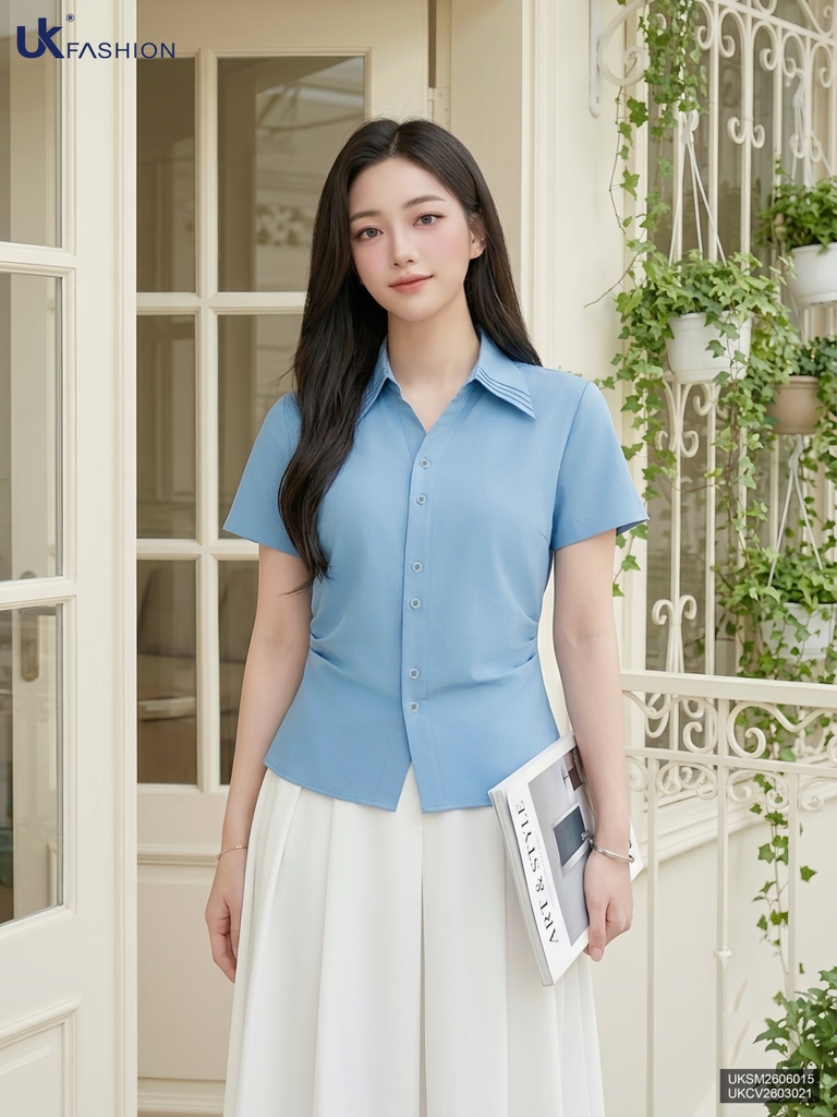 Sơ mi cổ đức V mí lá xếp eo UKSM2606015 ( Áo rời không kèm QU/CV/PK )