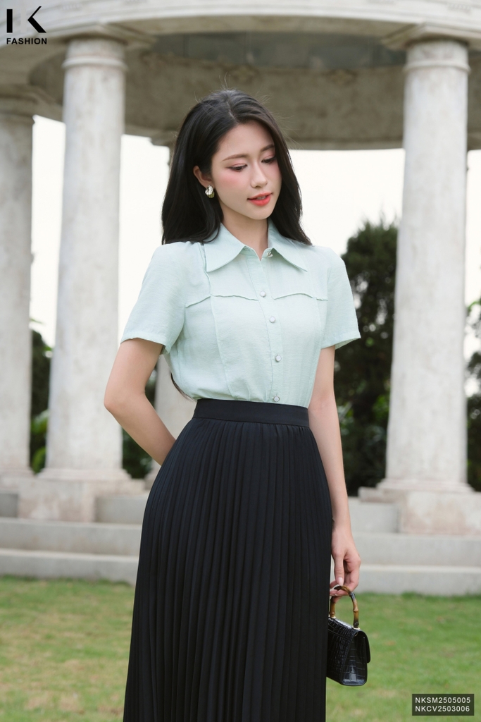Sơ mi Linen cổ đức diễu dọc ngang mềm mịn, mướt, dễ mặc NKSM2505005
