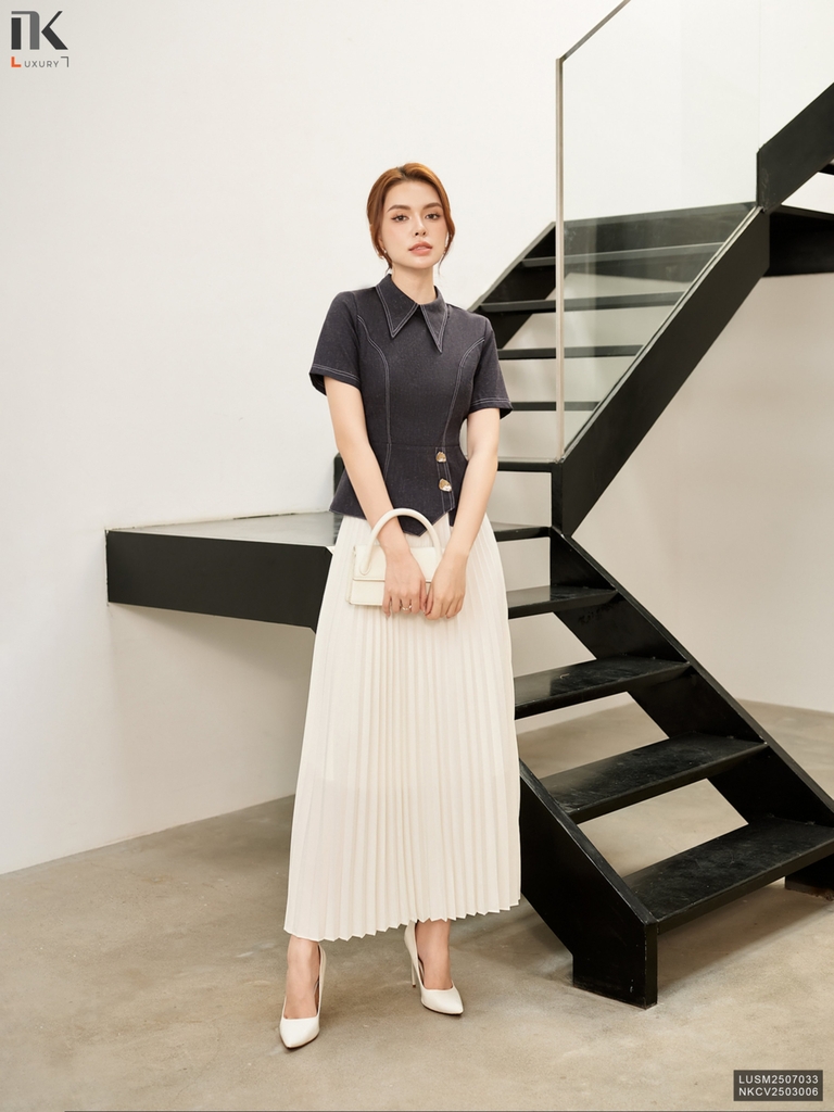 Sơ mi diễu cúc peplum pha trộn phong cách cổ điển và hiện đại LUSM2507033