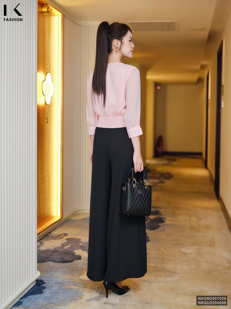 Sơ mi ren hoa hồng phối đẹp lạ, hợp thu NKSM2507020