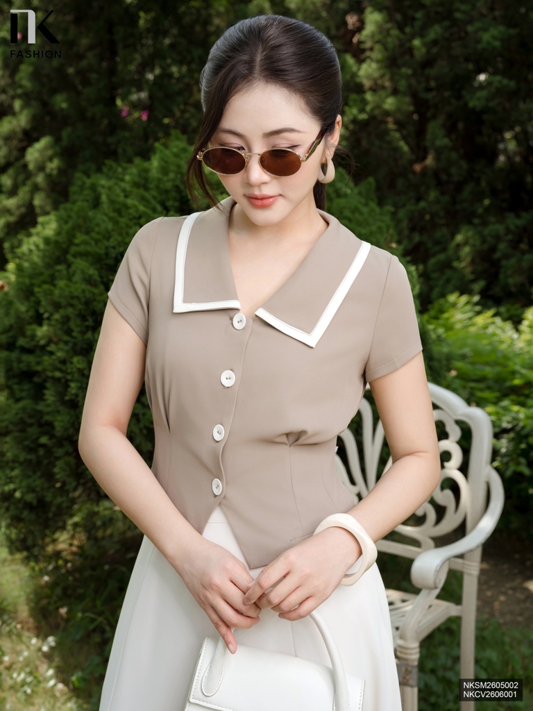 Sơ mi cổ lá cúc bọc phối màu thiết kệ mới kiểu dáng khác biệt tạo phong cách NKSM2605002