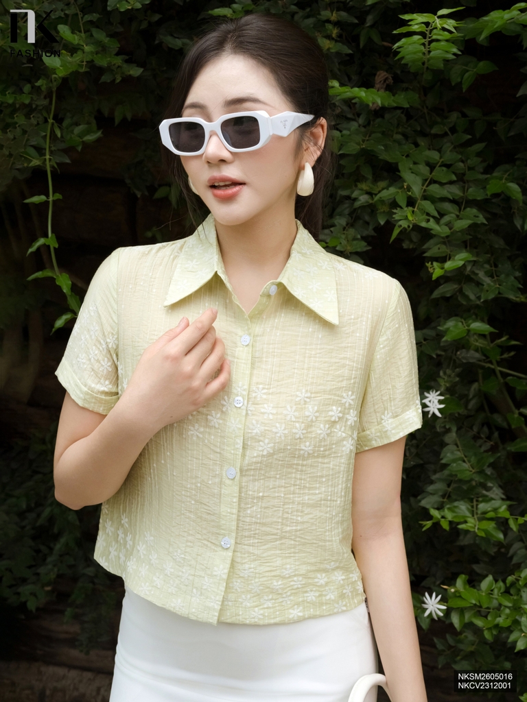 Sơ mi croptop cổ đức hoa mát lịm, nhẹ nhàng, thoải mái NKSM2605016