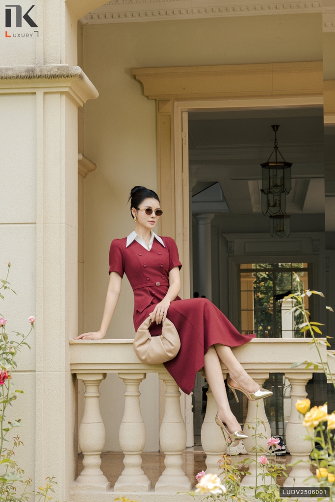 Đầm phối cổ cúc bọc kiểu dáng thanh lịch, sang chảnh LUDV2506001