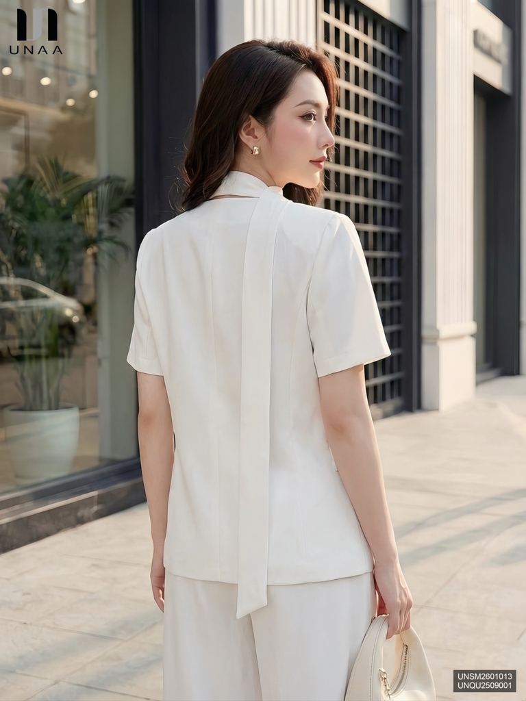 Blazer cộc tay không cổ trẻ trung, kèm khăn cổ dịu dàng UNSM2601013