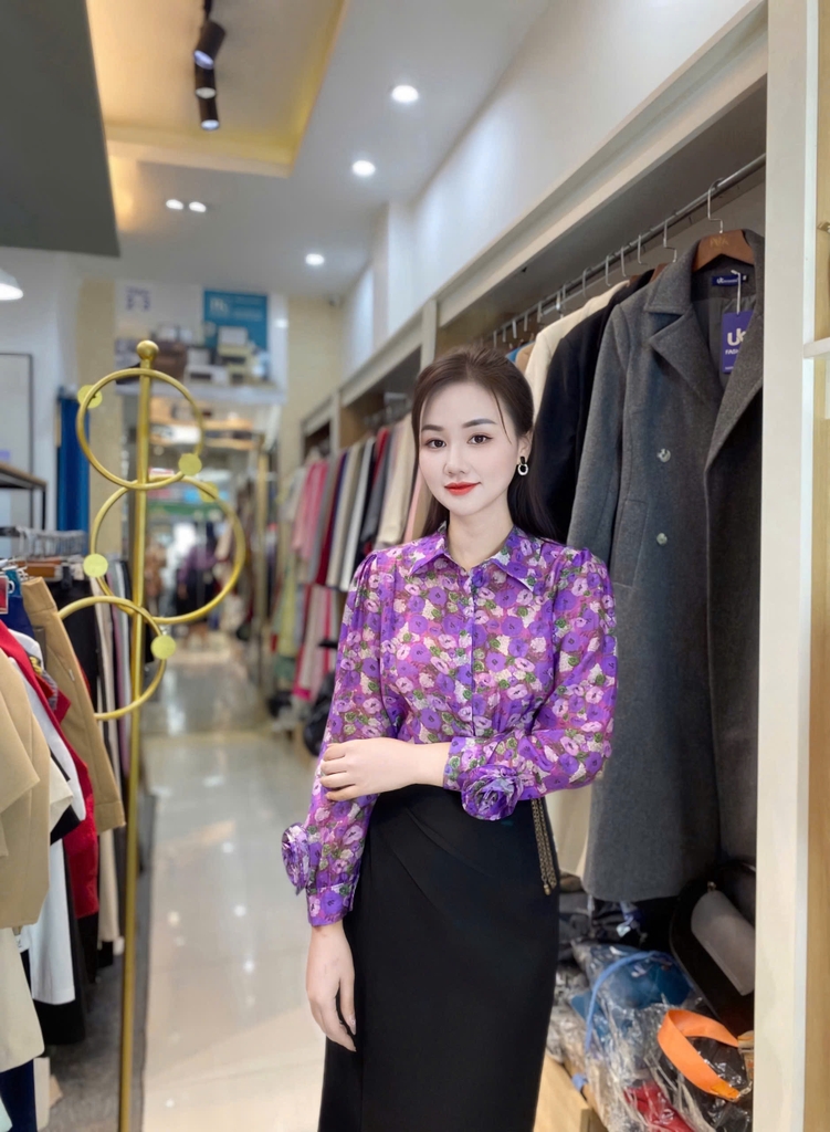 Sơ mi cổ đức hoạ tiết tay mới lạ, lịch sự, rực rỡ  NKFSM2502001 ( Ko kèm CV/QU/PK )