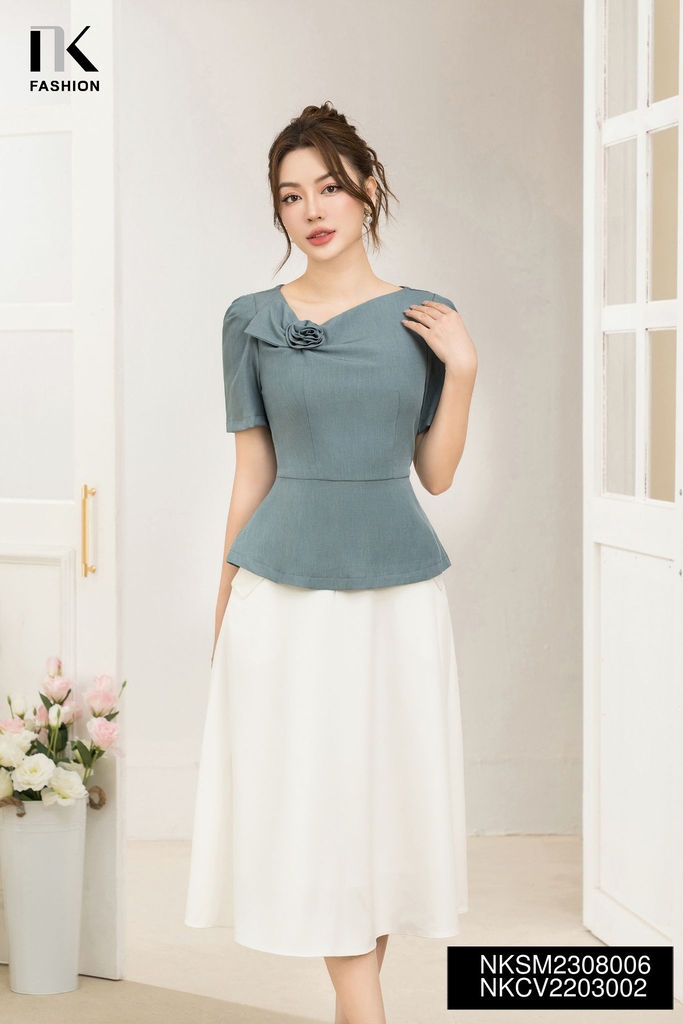 NK FASHION Áo Sơ Mi Kiểu Cộc Tay Cổ V Lệch Hoa Nơ Cực Hack Dáng NKSM2308006