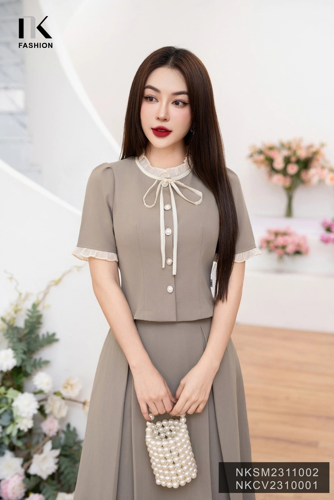 Áo Sơ Mi Nếp Cúc Ngọc Bèo Cổ Sang Trọng, Nữ Tính NKSM2311002