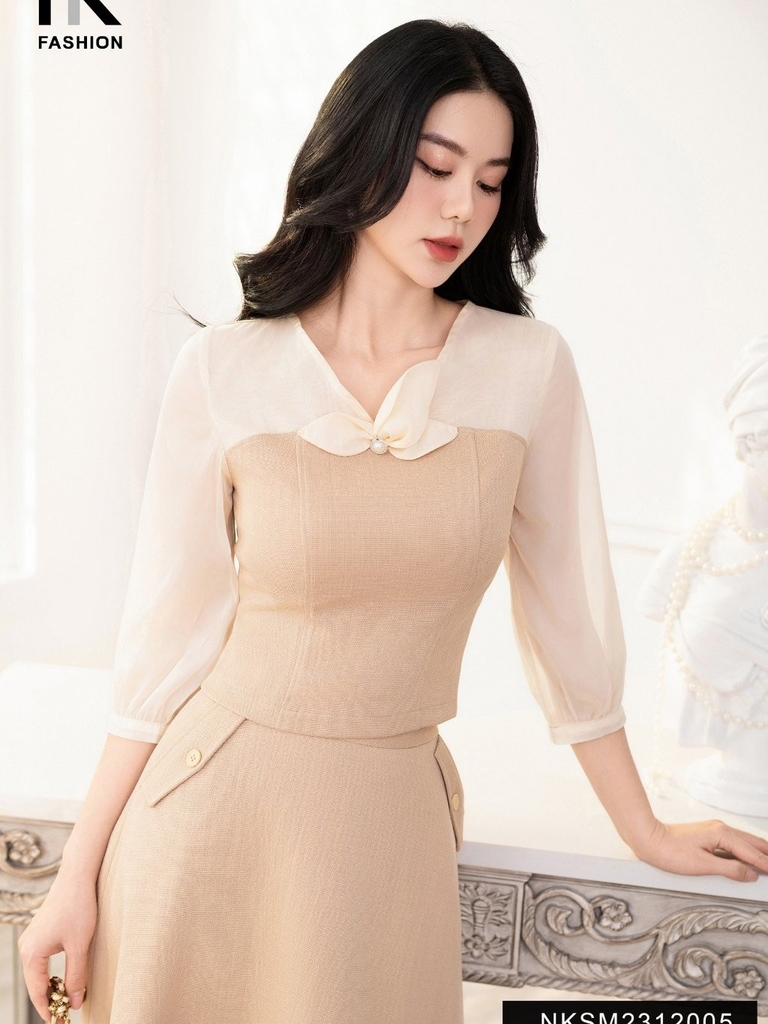 Áo Sơ Mi Phối Tơ Cổ V Hoa Ngực NK Fashion Thời Trang Công Sở Nữ Thanh Lịch, Thiết Kế Hàn Quốc, Vải Mát NKSM2312005