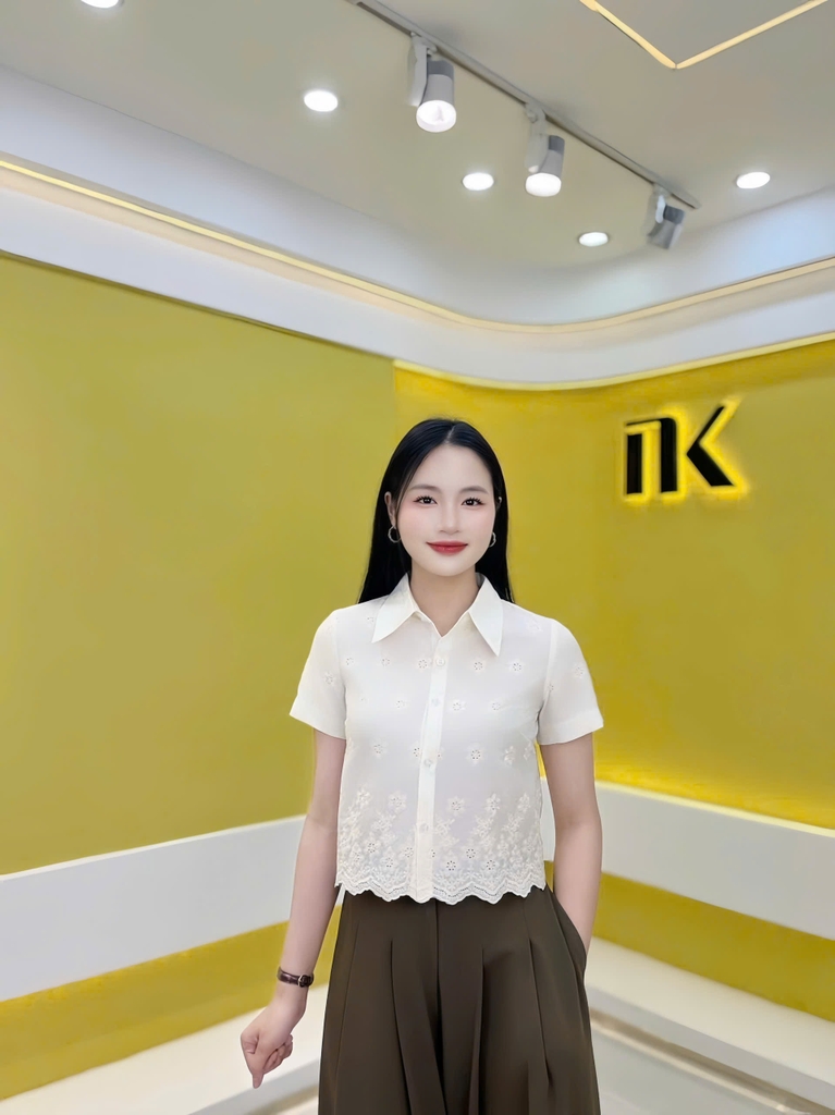 Sơ mi cổ đức dệt chân nổi xinh, điệu, sẵn sàng lên đồ