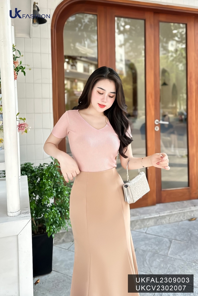 Áo Len Cộc Tay Cổ Tim UK Fashion Trendy, Chất Len Cao Cấp UKFAL2309003