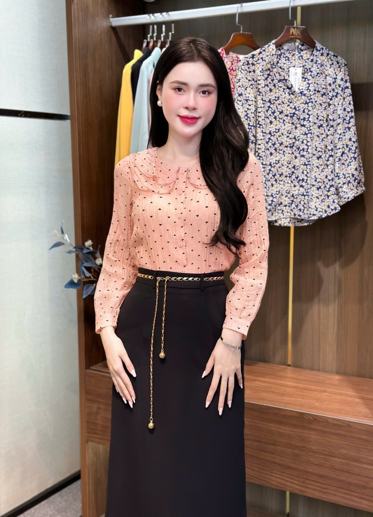 Sơ mi chấm hoa cổ bèo kép, màu tươi tắn, điệu đà UKFSM2409015