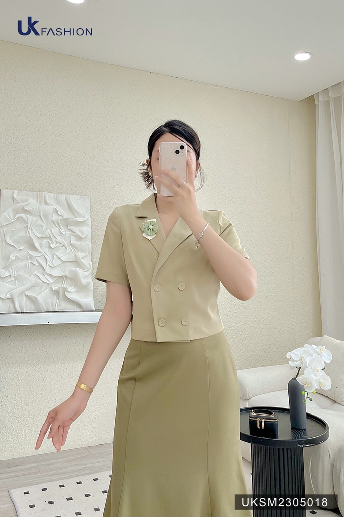 Áo Sơ Mi Ngắn Tay UK FASHION Thiết Kế Cổ Ve 4 Cúc Phối 2 Bên Thanh Lịch Chất Vải Nhập Hàn Cao Cấp UKSM2305018