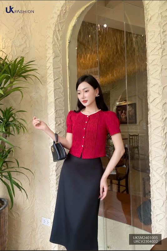 Áo sơ mi Croptop bấu mí kẻ ren cổ Uk Fashion, thời trang công sở cao cấp, chất liệu lụa, không nhăn UKSM2401005