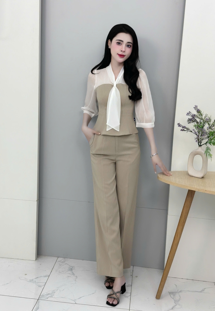 Quần kẻ ống đứng lịch sự, xinh xắn UKSM2409019