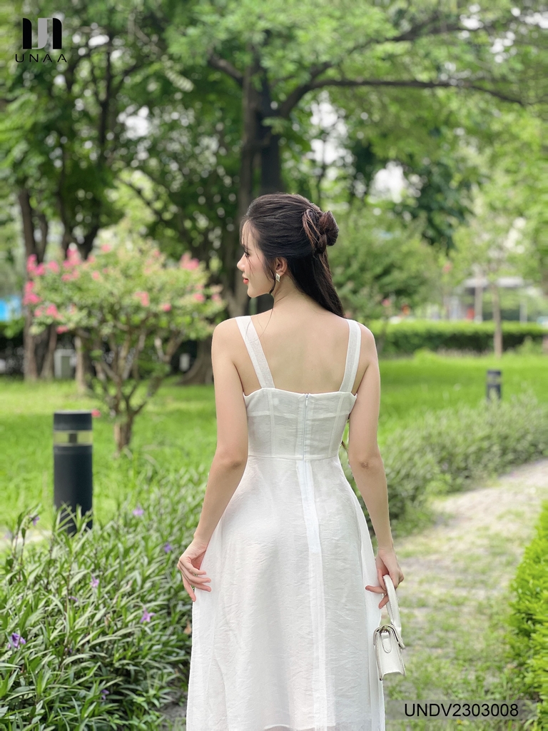 Đầm Tơ Xòe Xếp Thân 2 Dây Hở Lưng Đi Biển Unaa Fashion Maxi Cổ Vuông Mang Lại Vẻ Đẹp Dịu Dàng Và UNDV2303008