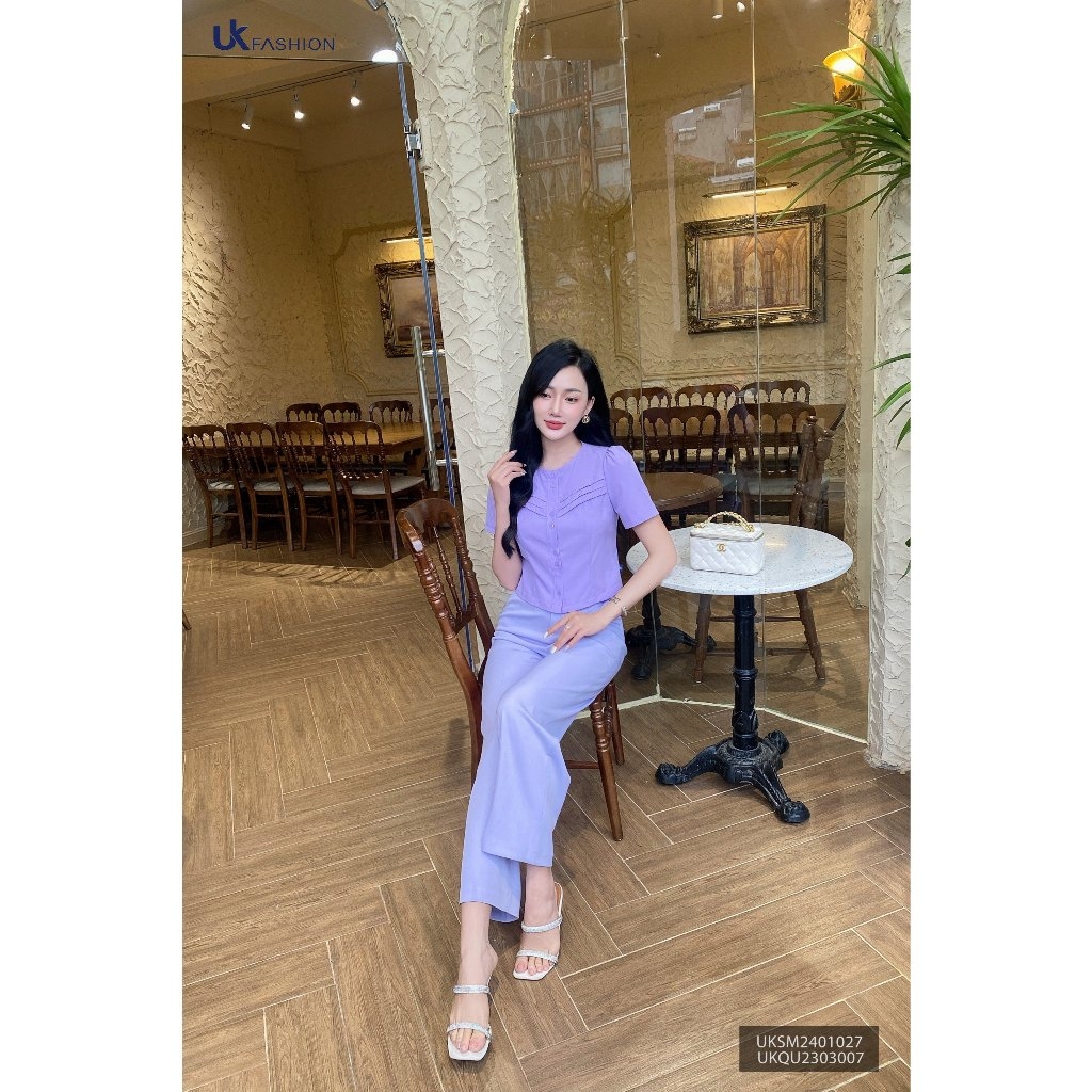 Áo sơ mi Uk Fashion cổ tròn xếp ly ngực cúc đôi, chất liệu thấm hút mồ hôi, không nhăn UKSM2401027